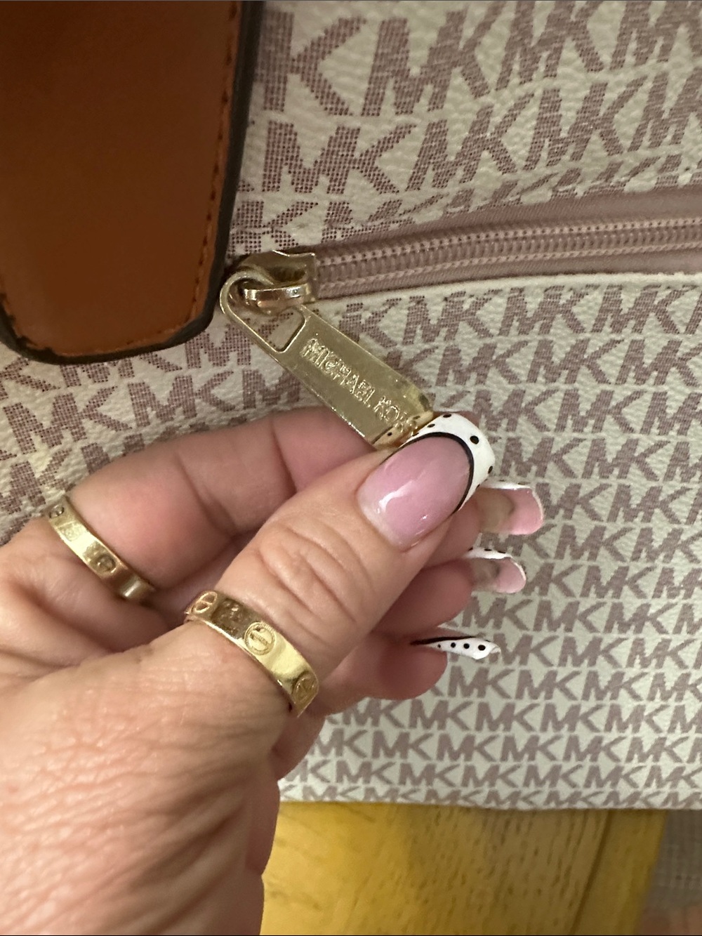 Michael Kors Cream and Tan MK Logo Shoulder Tote - Picture 5 of 10